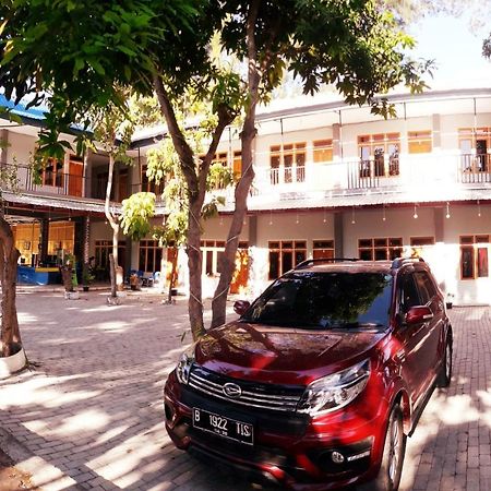 Pondok Wisata dan Restoran Elim Waingapu Exterior foto