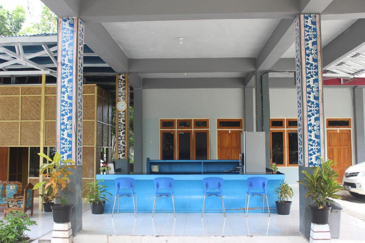 Pondok Wisata dan Restoran Elim Waingapu Exterior foto