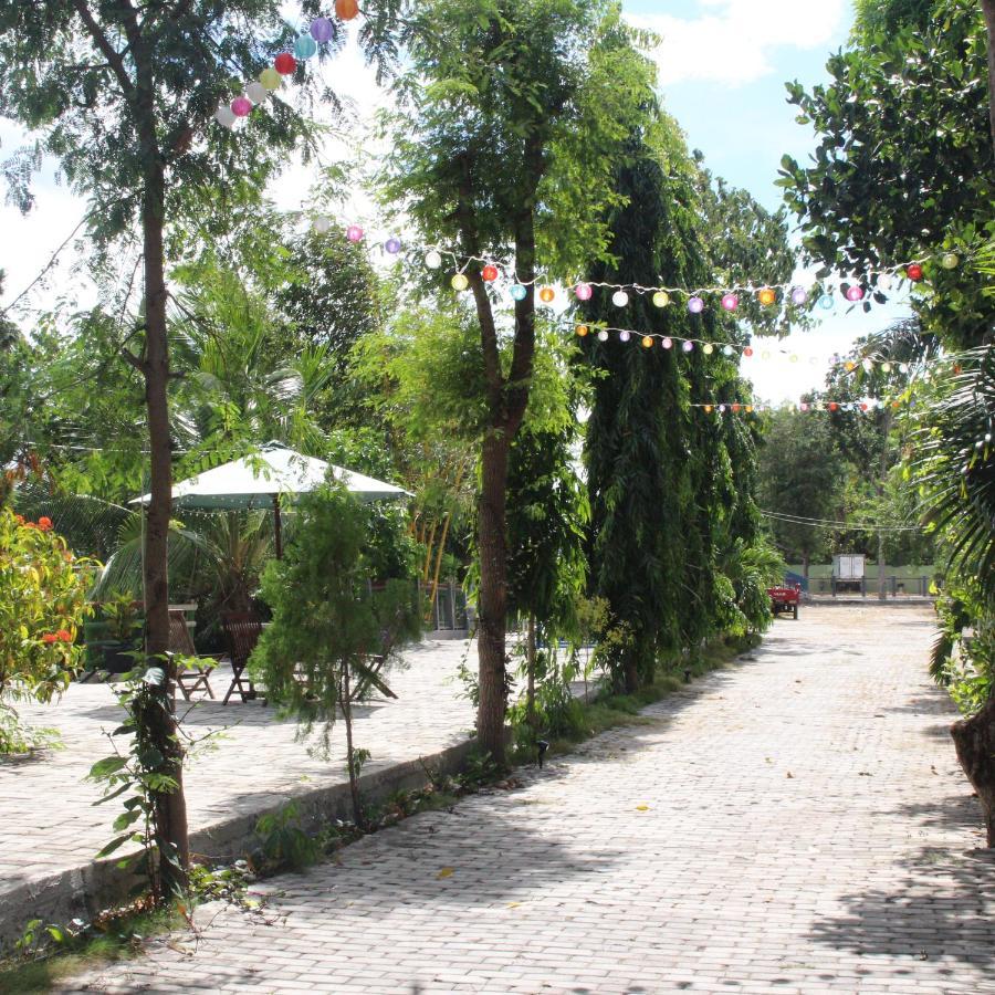 Pondok Wisata dan Restoran Elim Waingapu Exterior foto